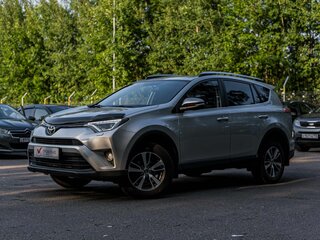 2018 Toyota RAV4 IV (XA40) Рестайлинг, серебристый, 1940000 рублей, вид 1