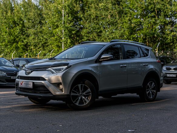 2018 Toyota RAV4 IV (XA40) Рестайлинг, серебристый