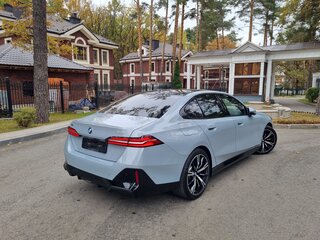 2024 BMW 5 серии 530i xDrive VIII (G60/G61/G68), серый, 7650000 рублей, вид 2
