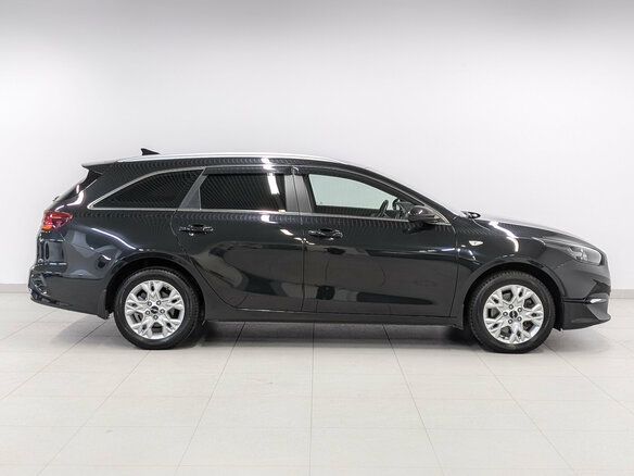 2021 Kia Ceed III Рестайлинг, чёрный - вид 3