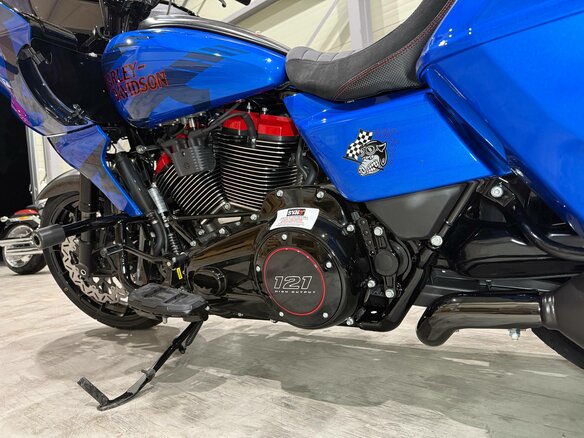 2026 Harley-Davidson CVO Road Glide, синий - вид 14