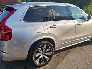 2021 Volvo XC90 II Рестайлинг 1, серебристый, 6800000 рублей, вид 4