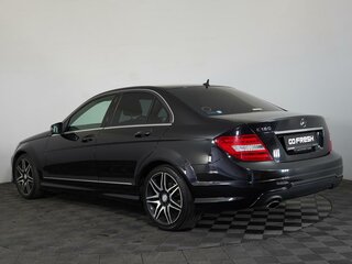 2013 Mercedes-Benz C-Класс 180 BlueEFFICIENCY III (W204) Рестайлинг, чёрный, 1350000 рублей, вид 2
