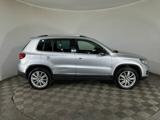 2013 Volkswagen Tiguan I Рестайлинг, серебристый, 1100000 рублей, вид 4