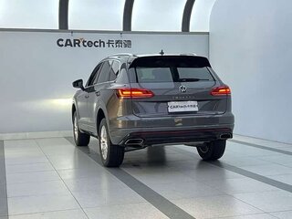 2023 Volkswagen Touareg III, чёрный, 7056000 рублей, вид 4