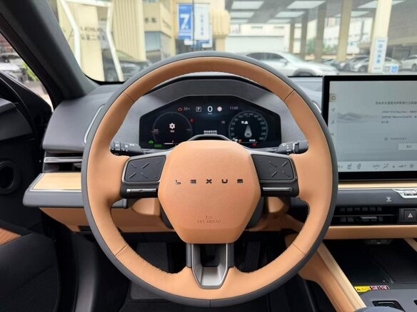 2026 Lexus ES 300h VIII, серый, 7499666 рублей - вид 6