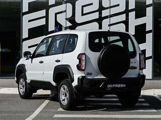 2024 Lada (ВАЗ) Niva Travel I, белый, 1149000 рублей, вид 2