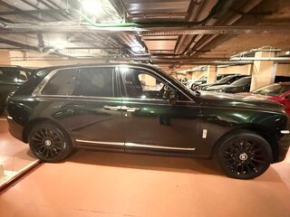 2020 Rolls-Royce Cullinan I (Series I), зелёный, 26500000 рублей, вид 5