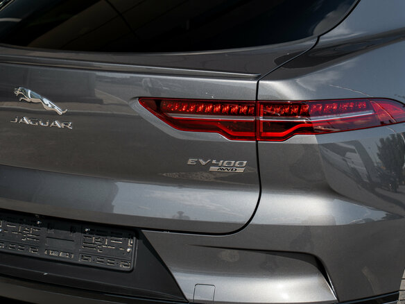 2019 Jaguar I-Pace I, серый, 4355000 рублей - вид 4