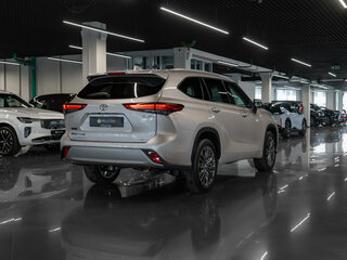 2026 Toyota Highlander IV (XU70), золотистый, 5800000 рублей, вид 5