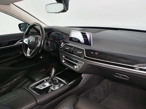 2019 BMW 7 серии Long 730Ld xDrive VI (G11/G12) Рестайлинг, чёрный, 5375000 рублей - вид 8