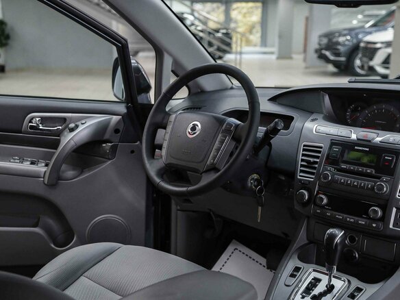 2013 SsangYong Stavic, серый, 1490000 рублей - вид 10