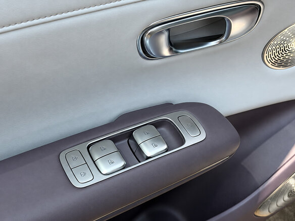 2025 Changan Qiyuan A06 28.39 kWh, серебристый, 2370000 рублей - вид 14