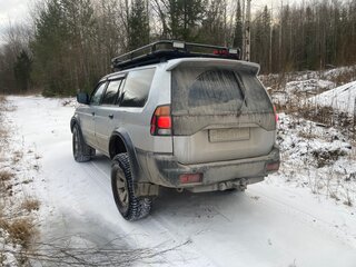 2003 Mitsubishi Pajero Sport I, серебристый, 950000 рублей, вид 4
