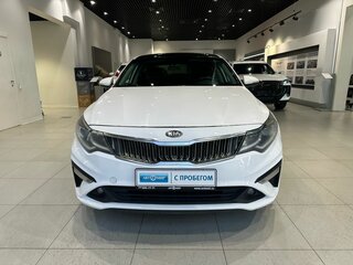 2019 Kia Optima IV Рестайлинг, белый, 1190000 рублей, вид 2
