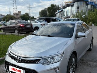 2015 Toyota Camry VII (XV50) Рестайлинг, серебристый, 1500000 рублей, вид 2