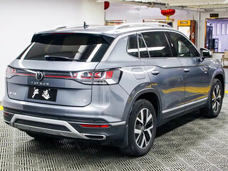 2023 Volkswagen Tayron I Рестайлинг, серебристый, 2000000 рублей, вид 4