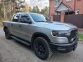 2024 Ram 1500 Crew Cab V Рестайлинг, серый, 7700000 рублей - вид 1