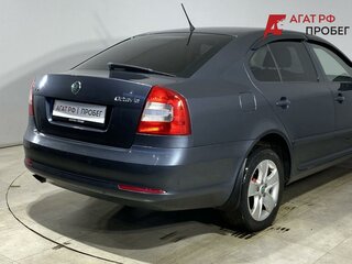 2012 Skoda Octavia II (A5) Рестайлинг, серый, 900000 рублей, вид 3