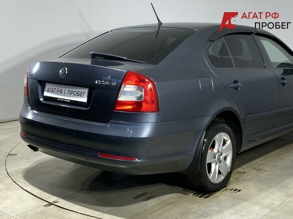 2012 Skoda Octavia II (A5) Рестайлинг, серый, 885000 рублей - вид 2