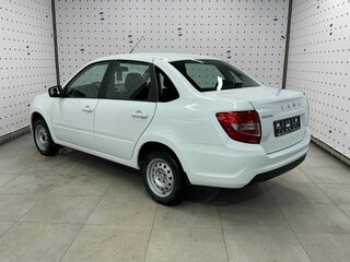 2026 Lada (ВАЗ) Granta I Рестайлинг, белый, 982000 рублей, вид 5