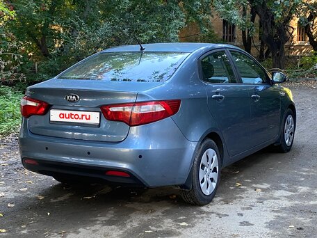 2014 Kia Rio 5-speed III, голубой, 920000 рублей, вид 4
