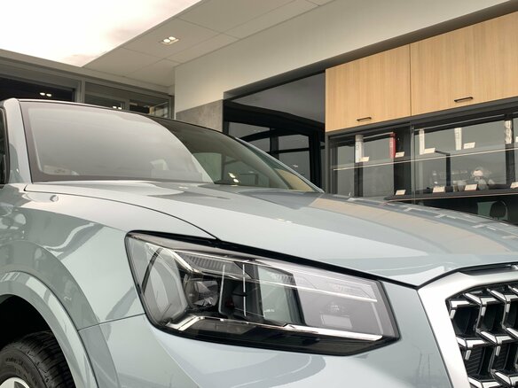 2026 Audi Q2 35 TFSI I Рестайлинг, серый, 3799000 рублей - вид 6