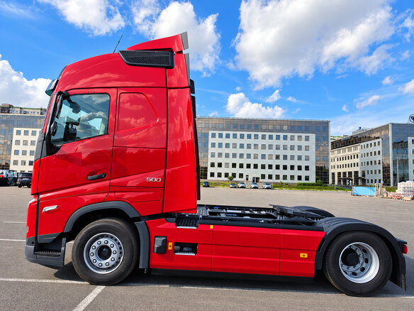 2026 Volvo FH, красный, 18300000 рублей - вид 7