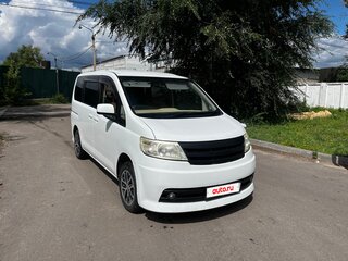 2005 Nissan Serena III (C25), белый, 825000 рублей, вид 1