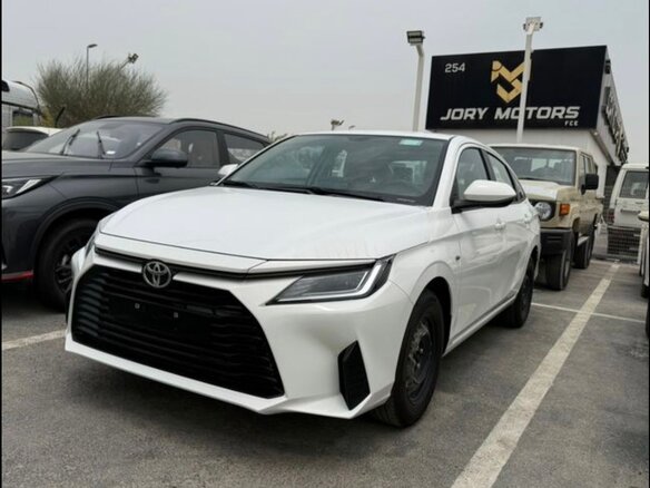 2026 Toyota Yaris XP150 Рестайлинг 2, белый, 1500000 рублей