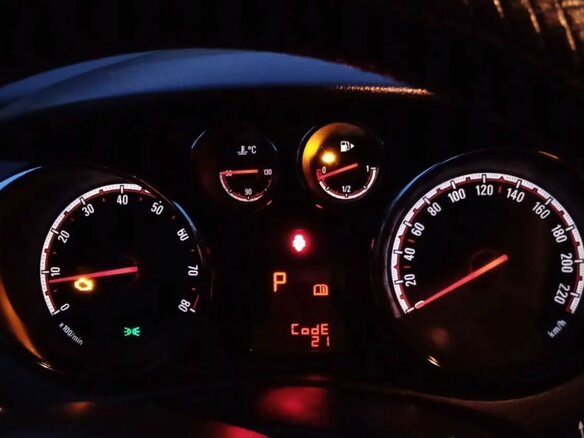 2013 Opel Meriva B, белый, 895000 рублей - вид 4