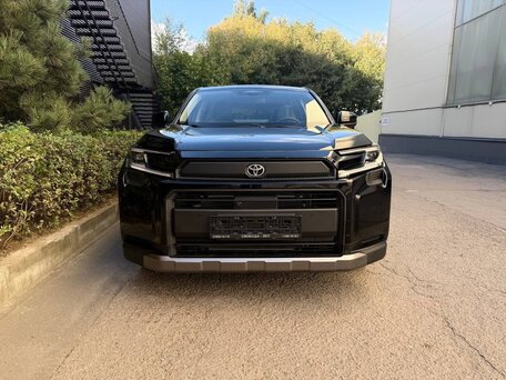 2026 Toyota RAV4 VI (XA60), чёрный, 4300000 рублей, вид 3