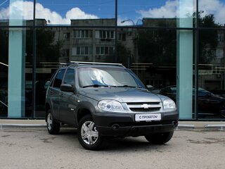 2017 Chevrolet Niva I Рестайлинг, серый, 635000 рублей, вид 3