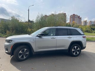 2023 Jeep Grand Cherokee 4xe V (WL), серебристый, 5999999 рублей, вид 4