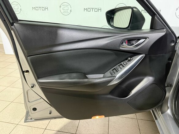 2013 Mazda 6 III (GJ), серебристый, 1400000 рублей - вид 18