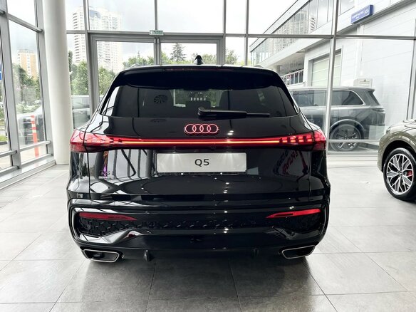 2026 Audi Q5 L III (GU), чёрный, 6750000 рублей - вид 4
