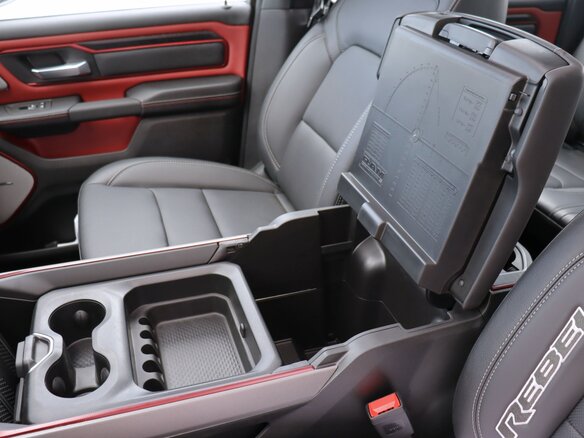 2026 Ram 1500 Quad Cab V Рестайлинг, серый, 10190000 рублей - вид 31
