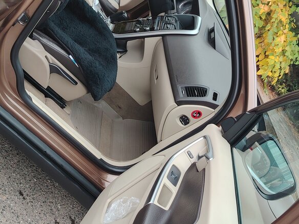 2010 Volvo XC60 I, жёлтый, 950000 рублей - вид 10