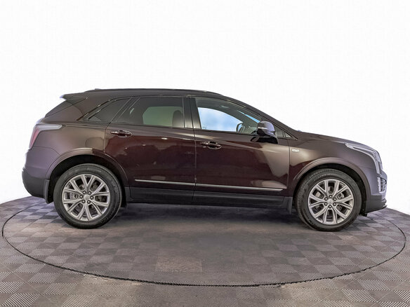2020 Cadillac XT5 I Рестайлинг, красный, 3090000 рублей - вид 3