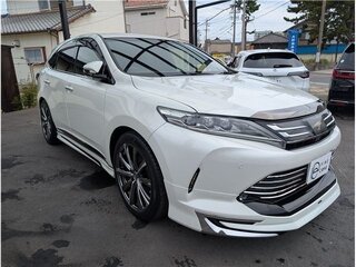 2020 Toyota Harrier III (XU60) Рестайлинг, белый, 2700000 рублей, вид 3