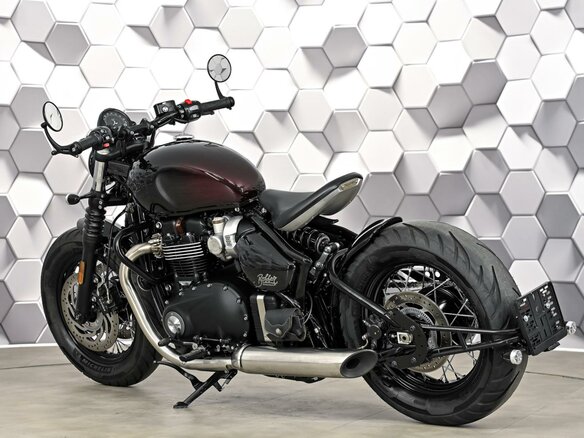 2024 Triumph Bonneville Bobber, чёрный, 1500000 рублей - вид 7