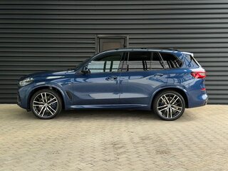 2021 BMW X5 M50d IV (G05/G18), синий, 9499000 рублей, вид 2
