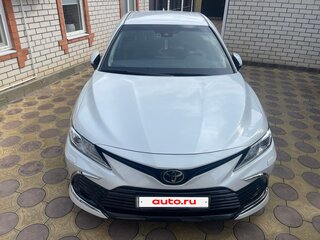 2021 Toyota Camry VIII (XV70) Рестайлинг, белый, 3350000 рублей, вид 3