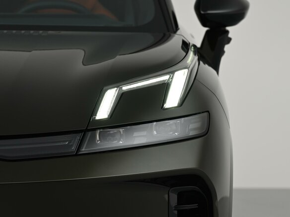 2026 Lynk & Co 08 EM-P 38.2 kWh I Рестайлинг, зелёный, 5557000 рублей - вид 8