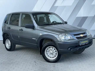 2017 Chevrolet Niva I Рестайлинг, серый, 795000 рублей, вид 3