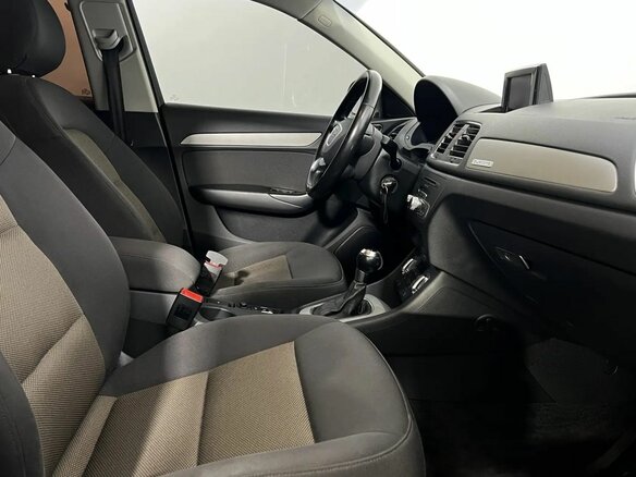 2013 Audi Q3 I (8U), бежевый, 1650000 рублей - вид 12