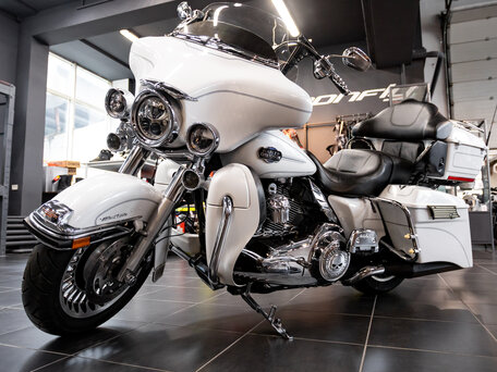 2011 Harley-Davidson Electra Glide, белый, 1100000 рублей, вид 5