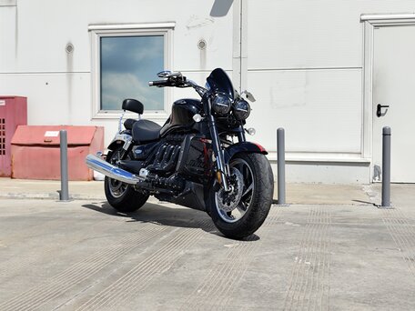 2017 Triumph Rocket III, чёрный, 1450000 рублей, вид 2