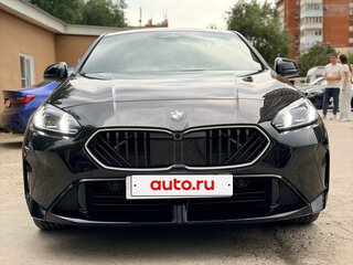 2025 BMW 1 серии 120i IV (F70), чёрный, 4990000 рублей, вид 2