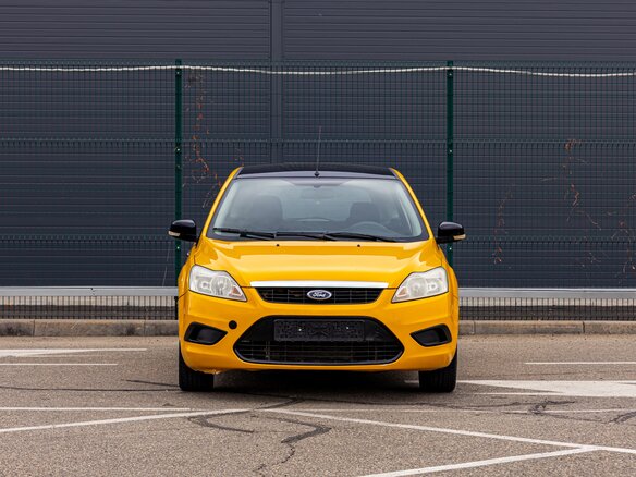 2011 Ford Focus II Рестайлинг, жёлтый - вид 1